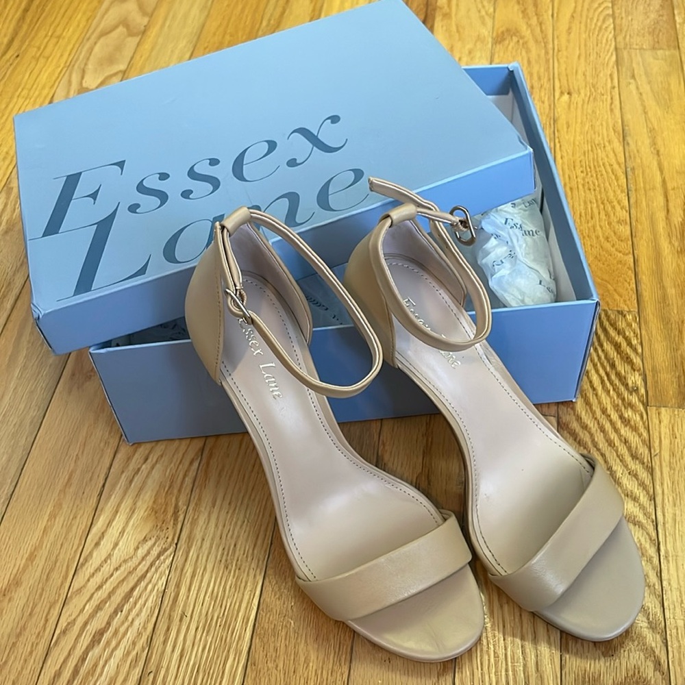 Essex Lane Tan Heeled Sandals Size 8.5